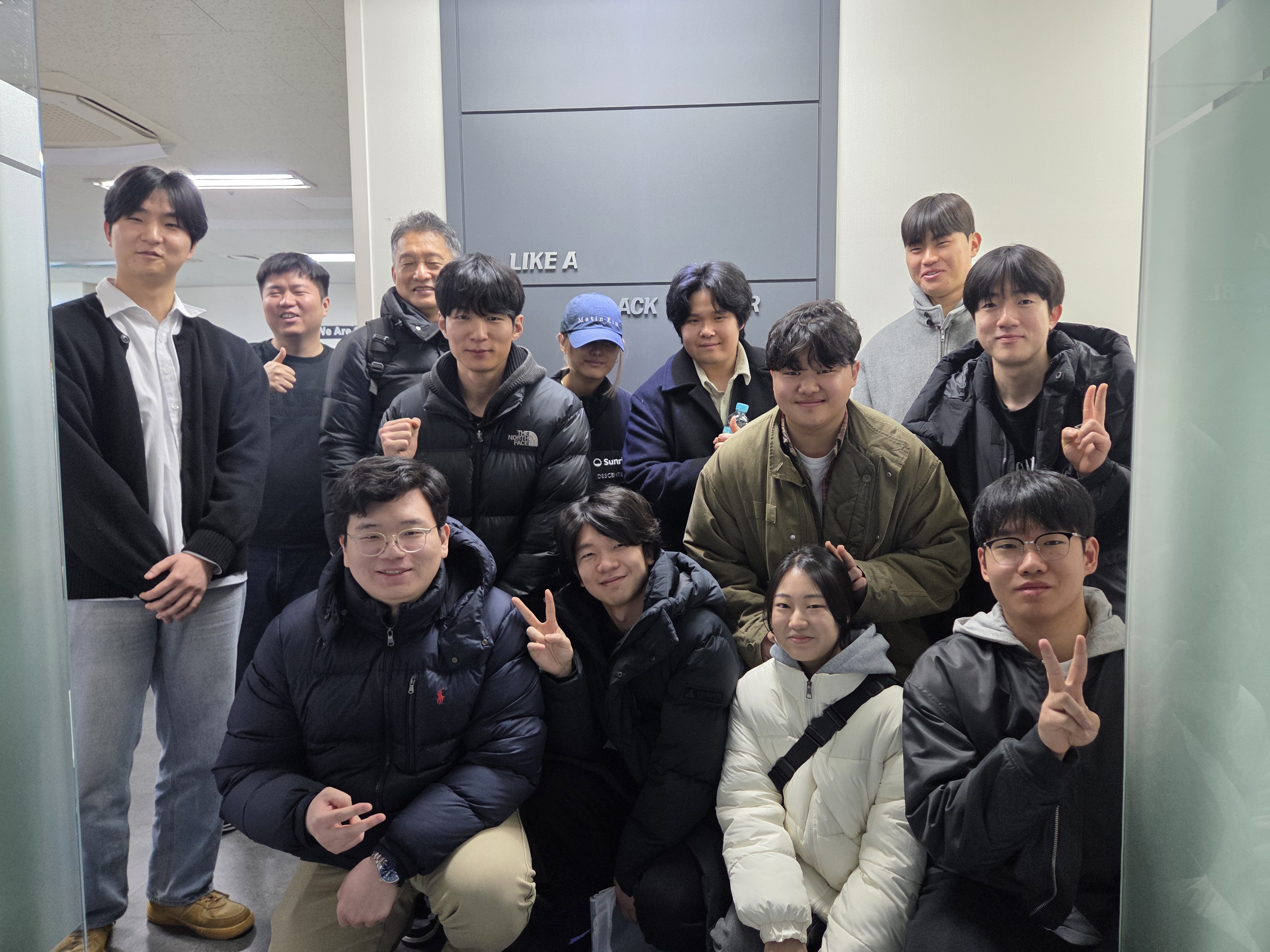 Busan University of Foreign Studies students visiting GOTROOT HQ